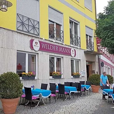 Hotel-gasthof Wilder Mann Otel Pfreimd